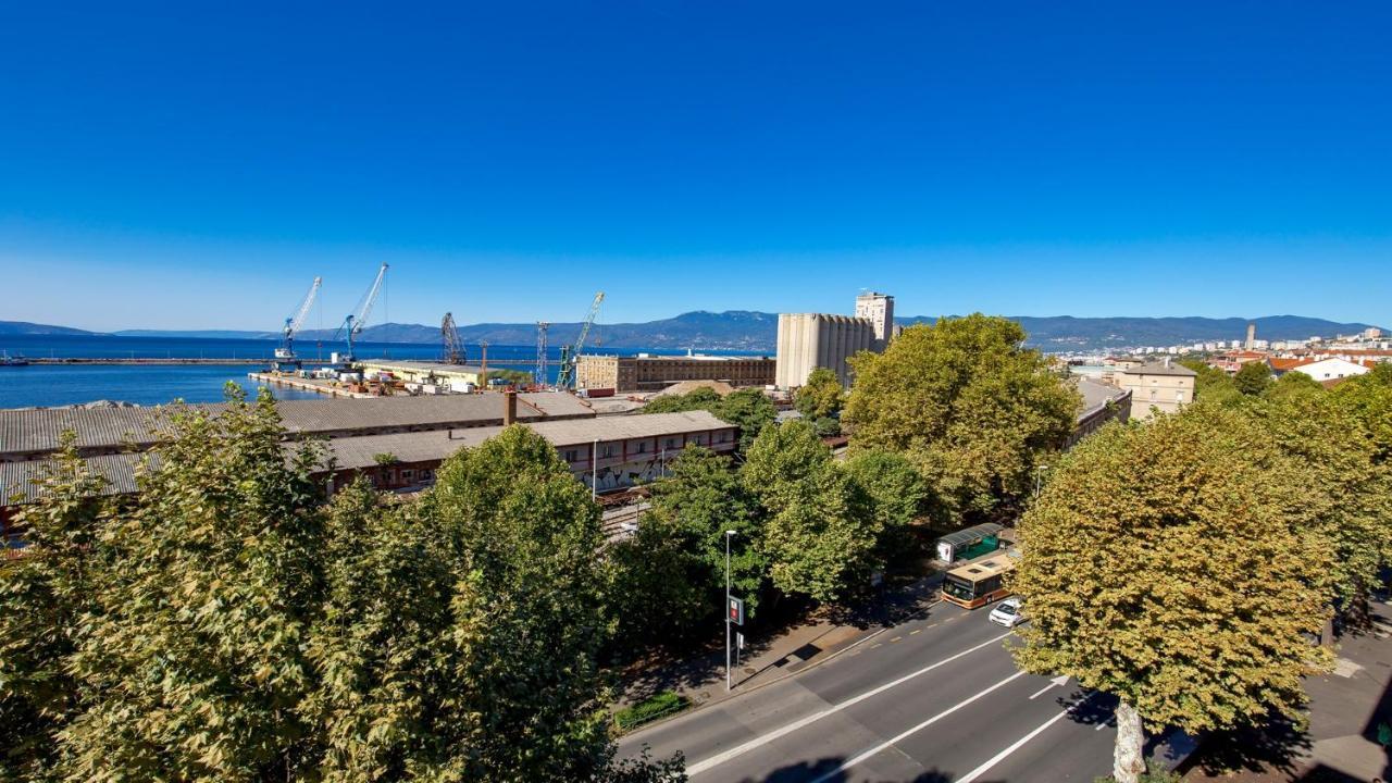 Apartments Bristol Rijeka Exterior foto