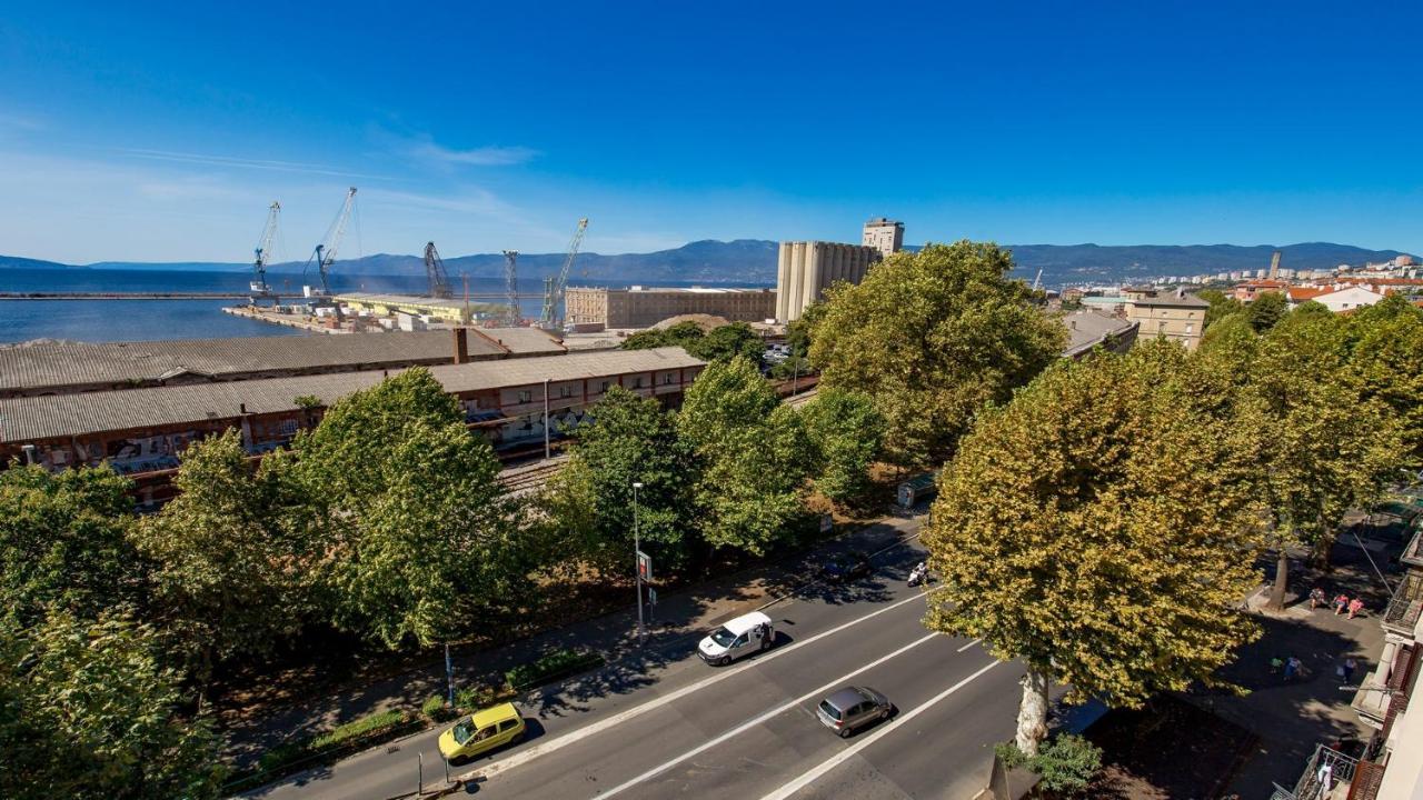 Apartments Bristol Rijeka Exterior foto